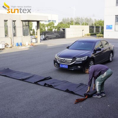 Gray EV Car Fire Blanket with 550℃/1000℃ Thermal Resistance and Oxygen Deprivation for Fire Pit Mat Safety